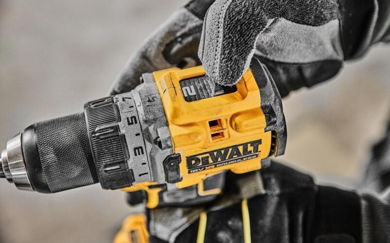 Аккумуляторная дрель DEWALT DCD800E2T, кейс, 18В, 2 АКБ 1.7 Ач, ЗУ