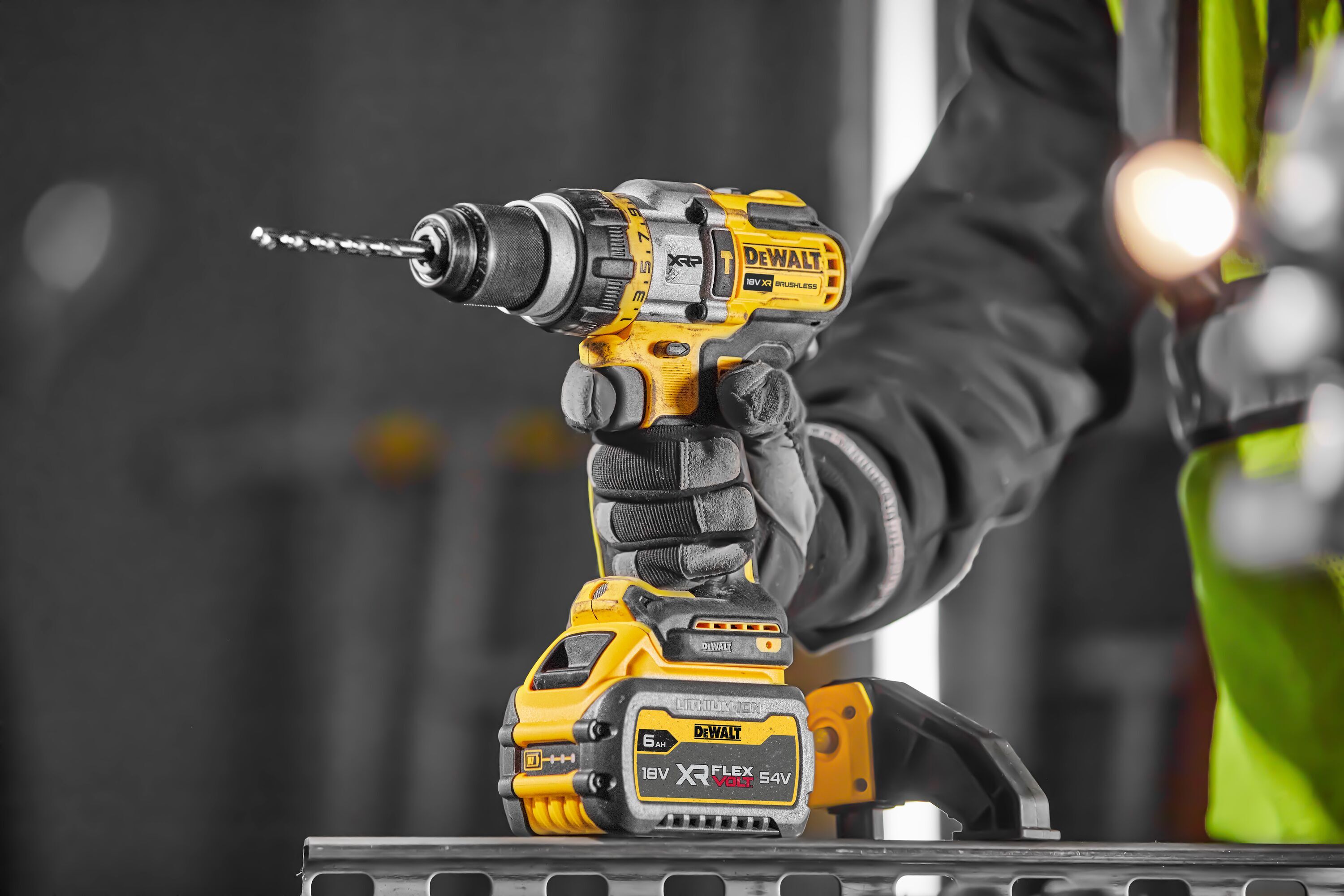 Аккумуляторная бесщеточная дрель-шуруповерт DEWALT, 18 В, 2250 об/мин, 38250 уд/мин, без АКБ и ЗУ, в кейсе TSTAK, DCD999N