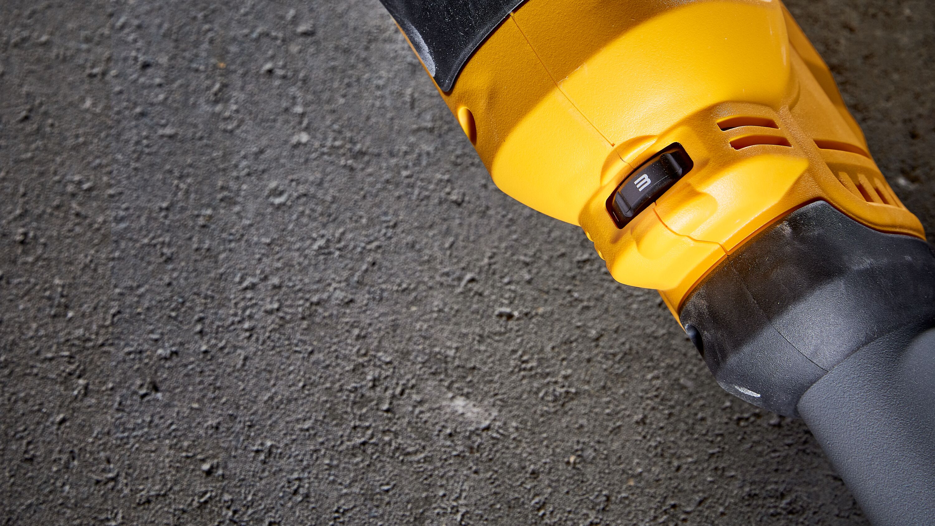 Эксцентриковая шлифмашина для стен DEWALT DWE7800 530 Вт 225 мм 2400 колмин DWE7800-QS