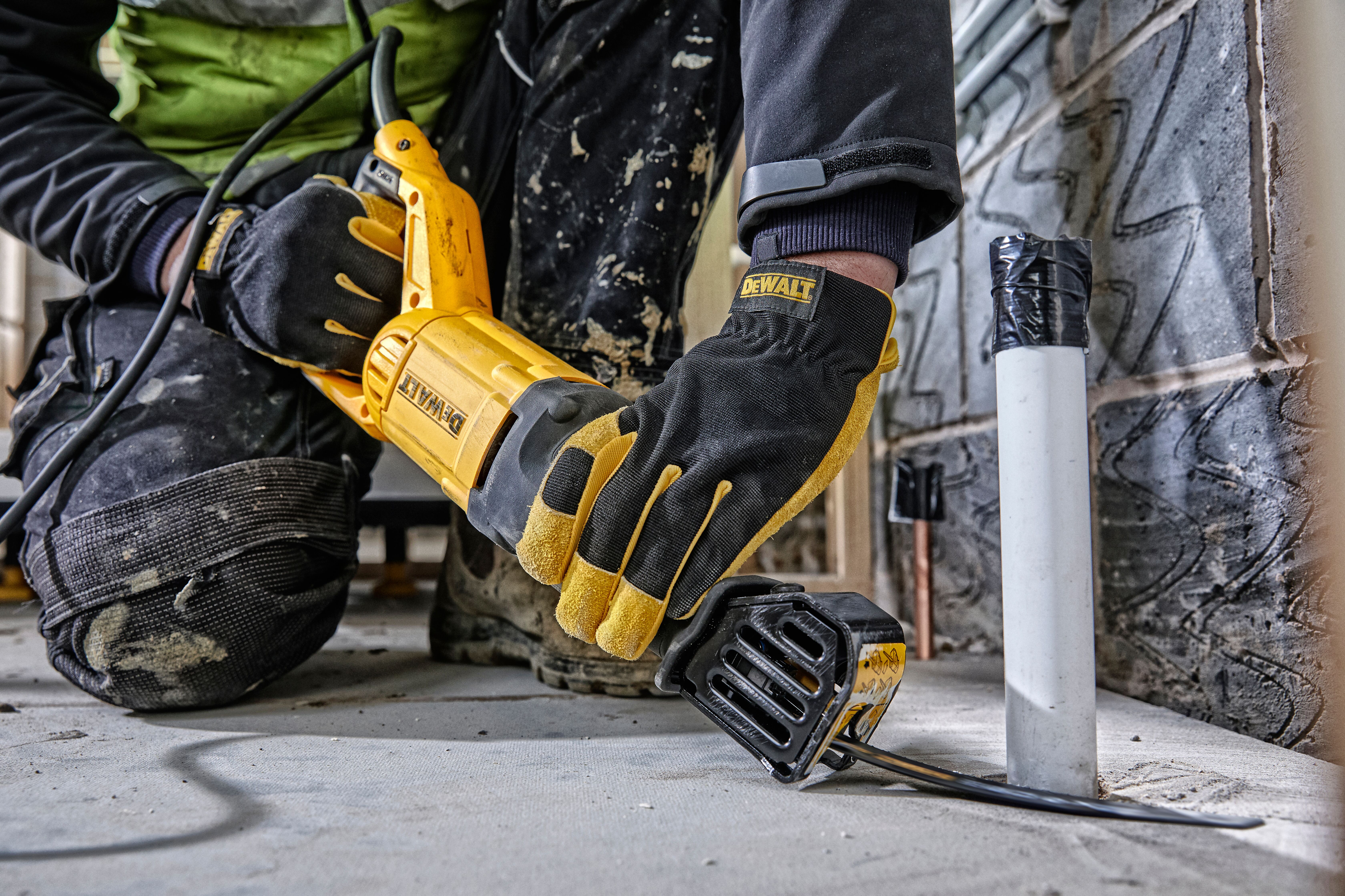 Сабельная пила DEWALT DWE305PK, 1100 Вт