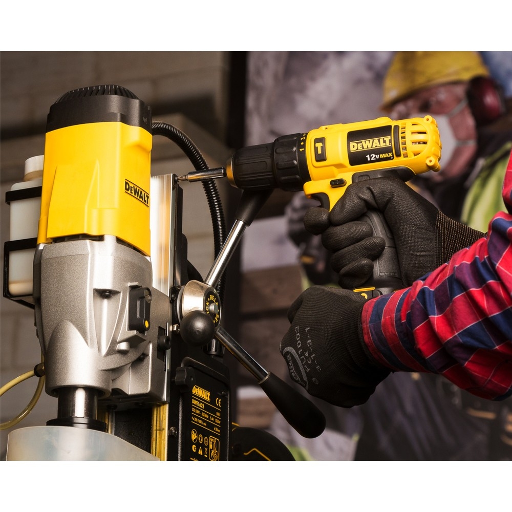 Аккумуляторная ударная дрель-шуруповерт DEWALT DCD716D2, 10.8 (12) В