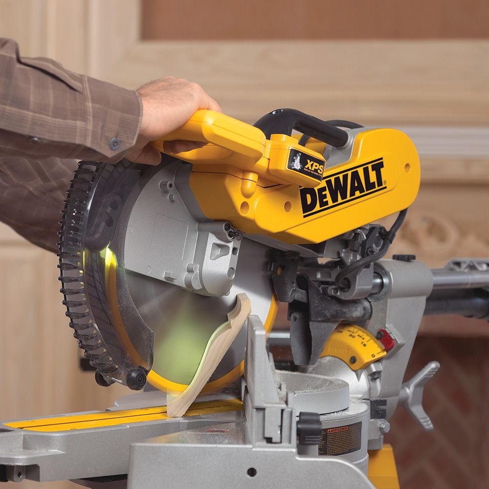 Торцовочная пила DEWALT DWS780 1675 Вт, 305 мм, 3800 об/мин (DWS780-QS)