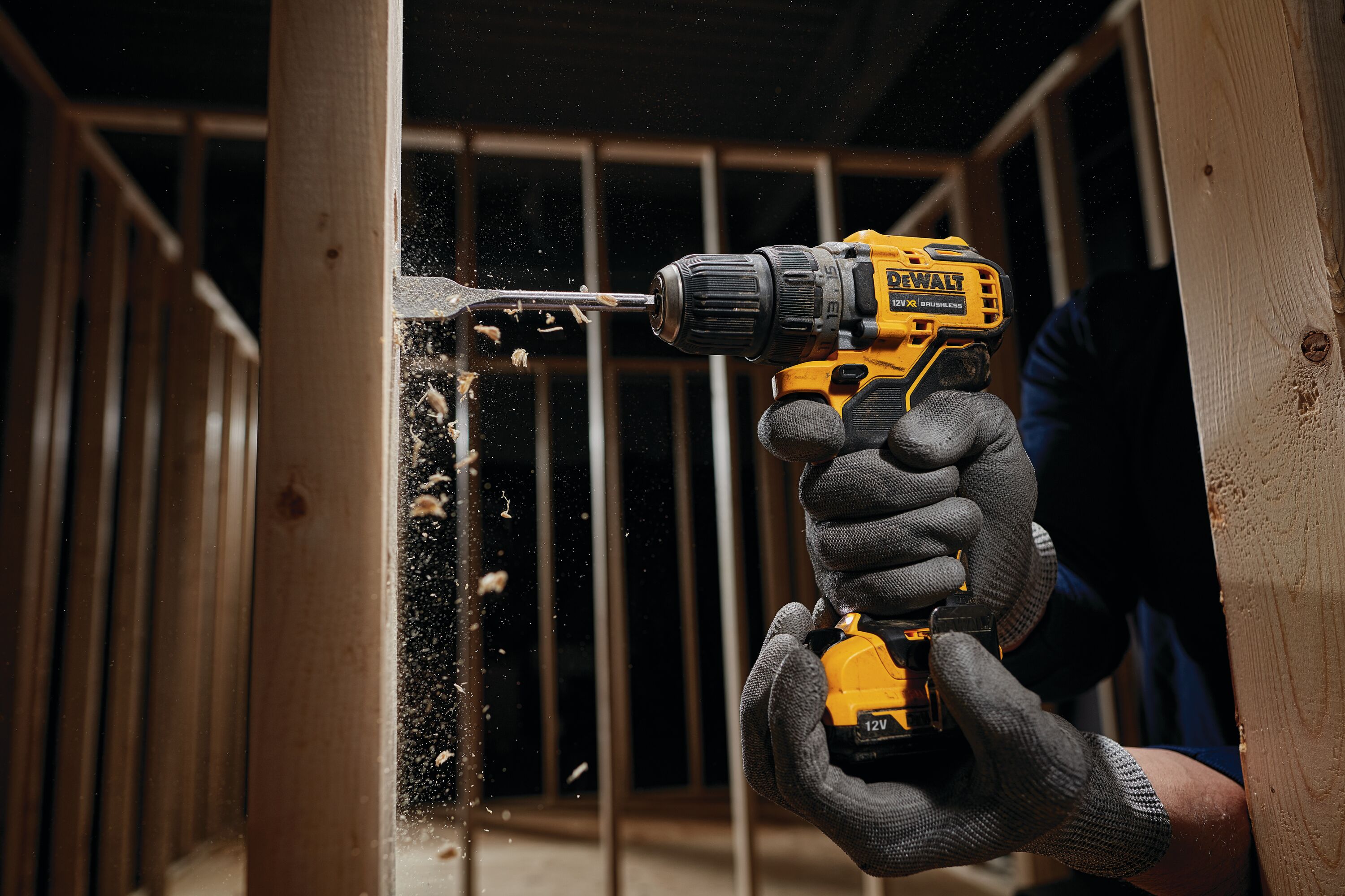 Аккумуляторная безударная бесщеточная дрель-шуруповерт DEWALT DCD701N, 10.8 (12) В без АКБ и ЗУ