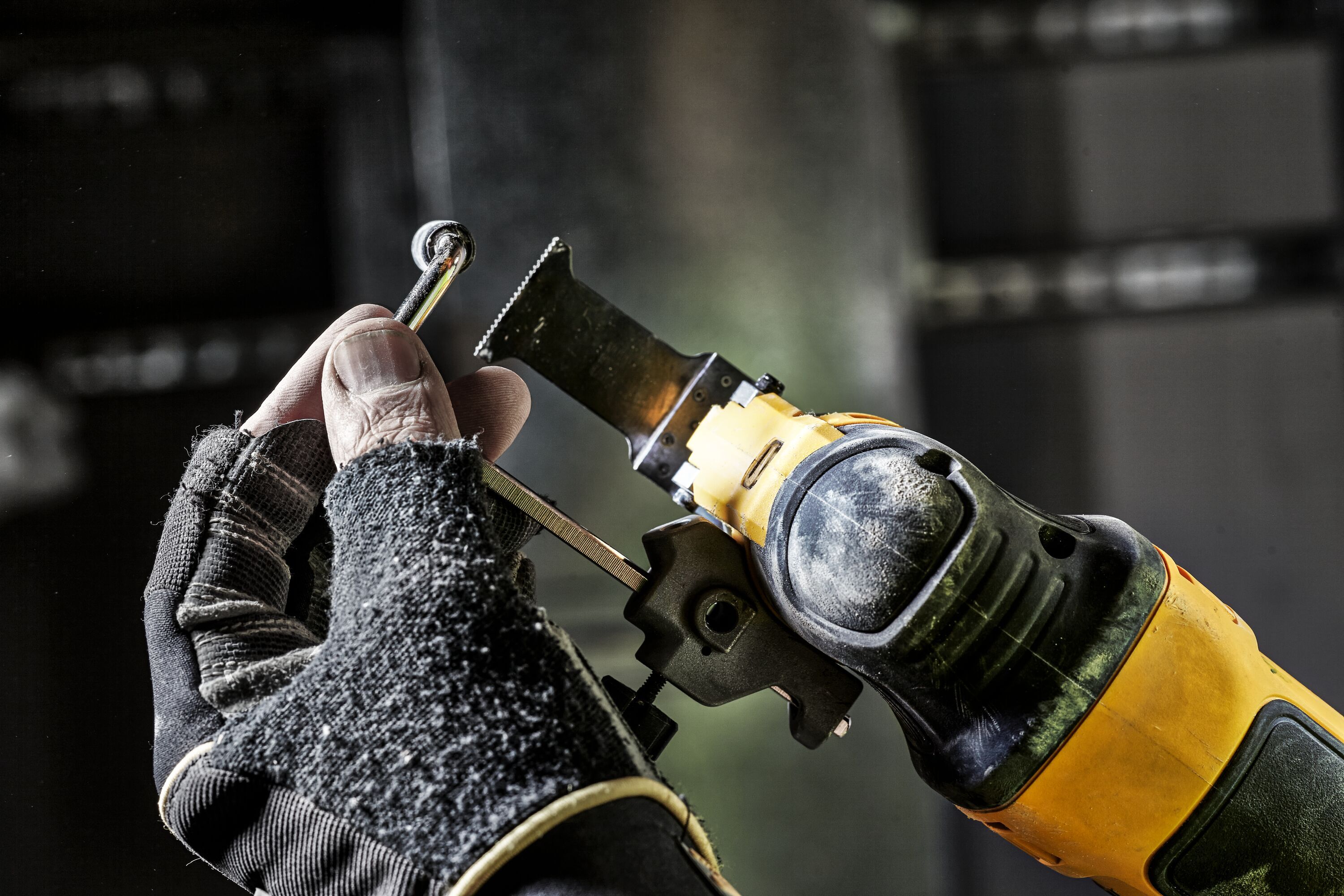 Многофункциональный инструмент DEWALT 300 Вт 22000 колмин в кейсе TSTAK DWE315KT