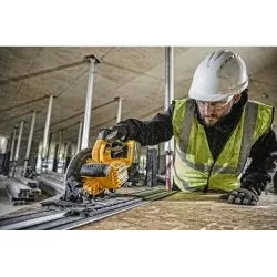 Аккумуляторная дисковая ручная пила DEWALT FlexVolt DCS579N, 54 В, XR, кейс TSTAK
