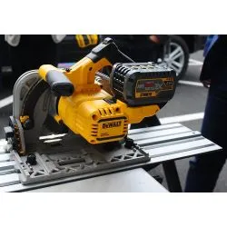 Аккумуляторная бесщеточная погружная дисковая пила DEWALT DCS520NT, 54 В, XR