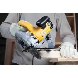 Дисковая ручная пила DEWALT DWE560, 1350 Вт