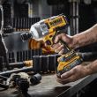 Аккумуляторный гайковерт DEWALT DCF961H2G, 18 В, 2372 Нм, 1890 уд/мин, с 2 АКБ 5 Ач и ЗУ, в чехле (DCF961H2G-QW)