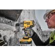 Аккумуляторный гайковерт DEWALT DCF900P2G, 18 В, 1898 Нм, 2200 уд/мин, с 2 АКБ 5 Ач и ЗУ, в кейсе (DCF900H2T-QW)