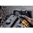 Аккумуляторный угловой гайковерт DEWALT DCF510E2G, с трещоткой, 18 В, 102 Нм, 300 об/мин, с 2 АКБ 1.7 Ач и ЗУ, в чехле (DCF510E2G-QW)