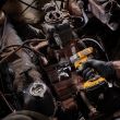 Аккумуляторный компактный импульсный гайковерт DEWALT DCF902D2, 10.8 (12) В, 2 Ач, кейс