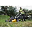 Аккумуляторный набор садовой техники DEWALT, 18 В: газонокосилка DCMW564 + кусторез DCMHT564, с 2 АКБ 5 Ач без ЗУ
