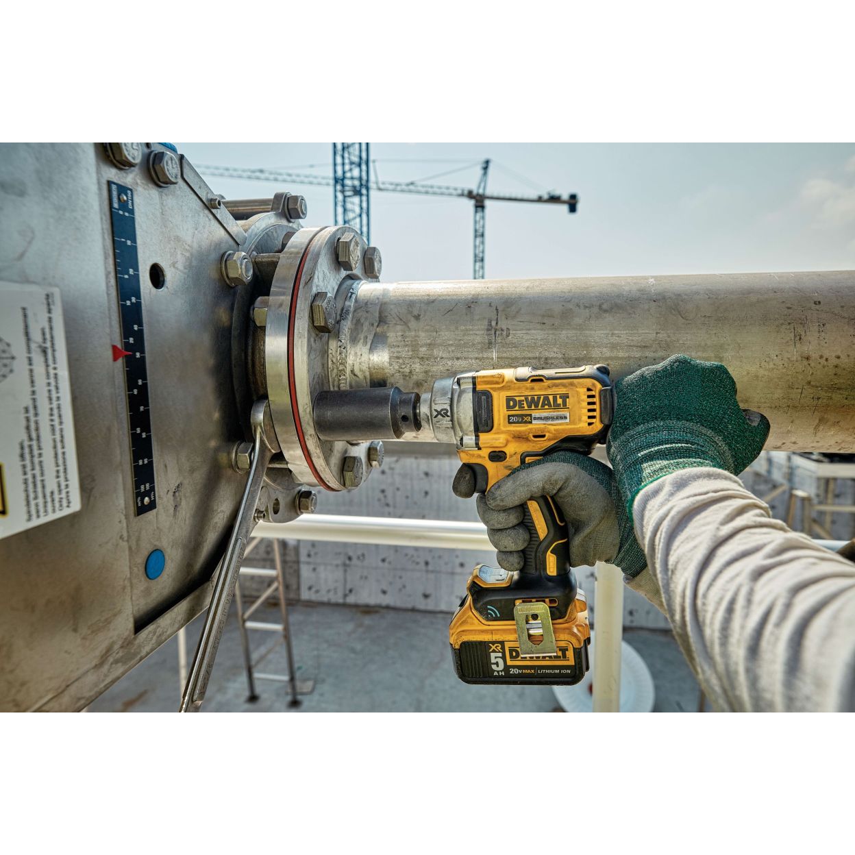 Аккумуляторный гайковерт DEWALT DCF896B, 20 В, 813 Нм, 3100 уд/мин, без АКБ и ЗУ (DCF896B-XJ)