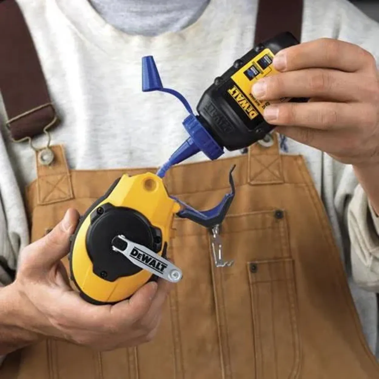 Разметочный комплект DEWALT DWHT47373L: катушка со шнуром, 30 м, и порошковый мел, синий, 113 г