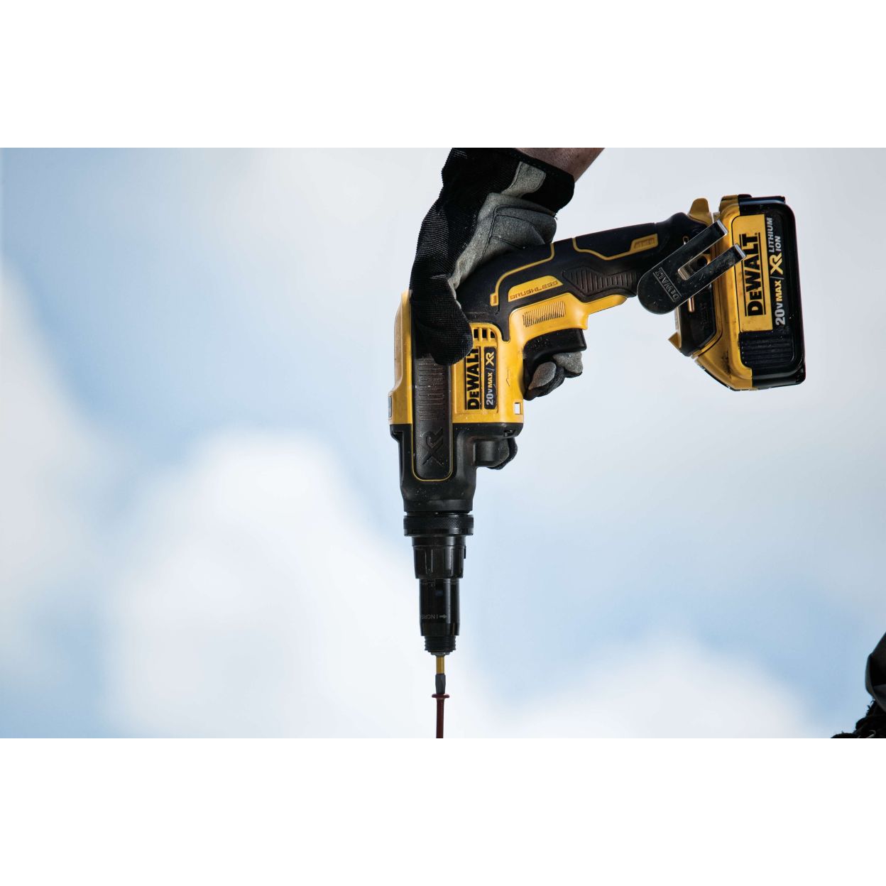 Аккумуляторный шуруповерт DEWALT DCF622B, 20 В, 34 Нм, 2000 об/мин, без АКБ и ЗУ (DCF622B-XJ)