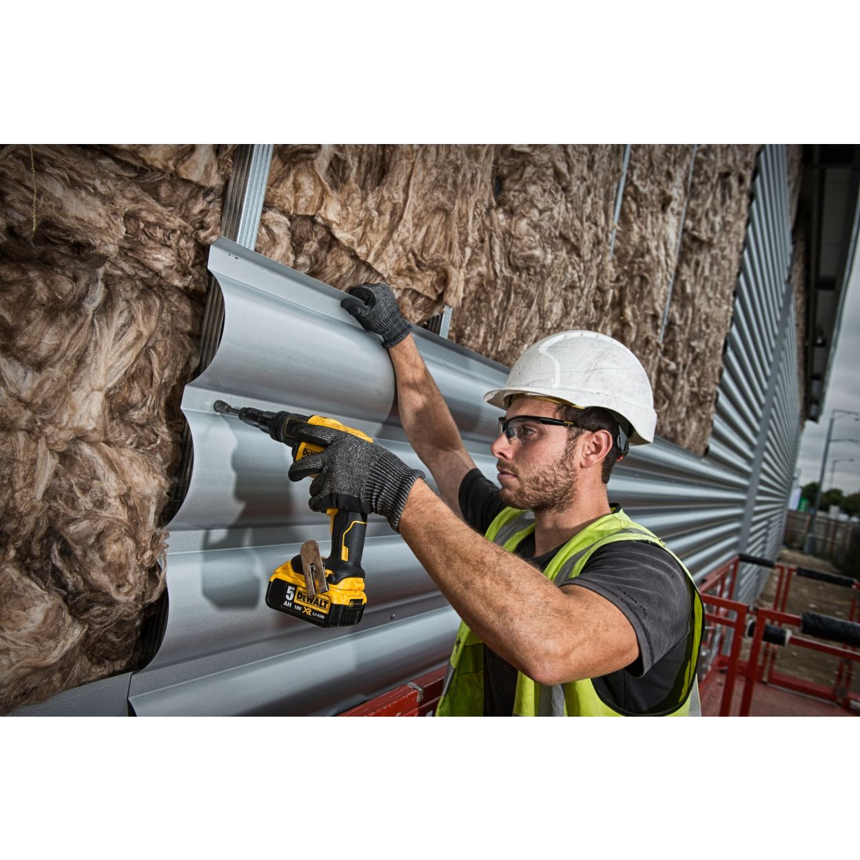 Аккумуляторный шуруповерт DEWALT DCF622B, 20 В, 34 Нм, 2000 об/мин, без АКБ и ЗУ (DCF622B-XJ)