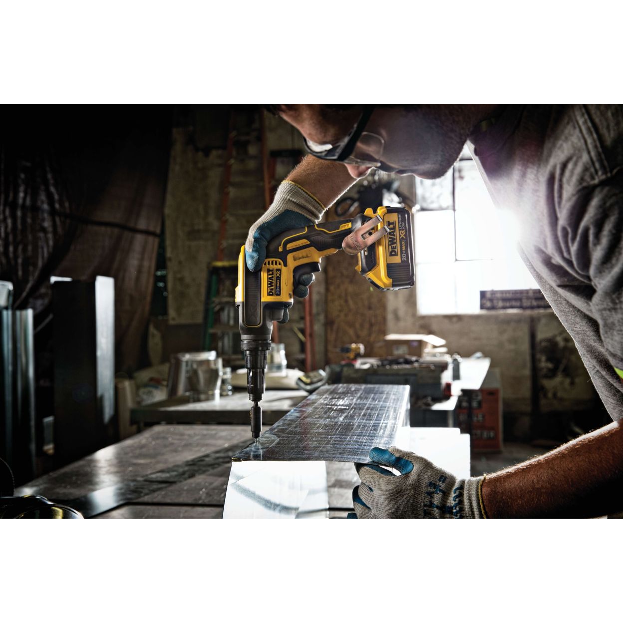 Аккумуляторный шуруповерт DEWALT DCF622B, 20 В, 34 Нм, 2000 об/мин, без АКБ и ЗУ (DCF622B-XJ)