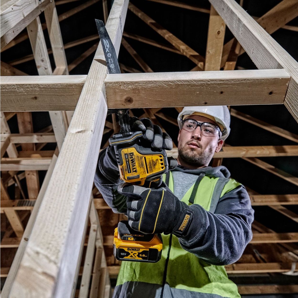 Аккумуляторная сабельная пила DEWALT DCS369P2, 18 В, 2800 ход/мин, 16 мм, с 2 АКБ 5 Ач и ЗУ, в кейсе TSTAK (DCS369P2-QW)