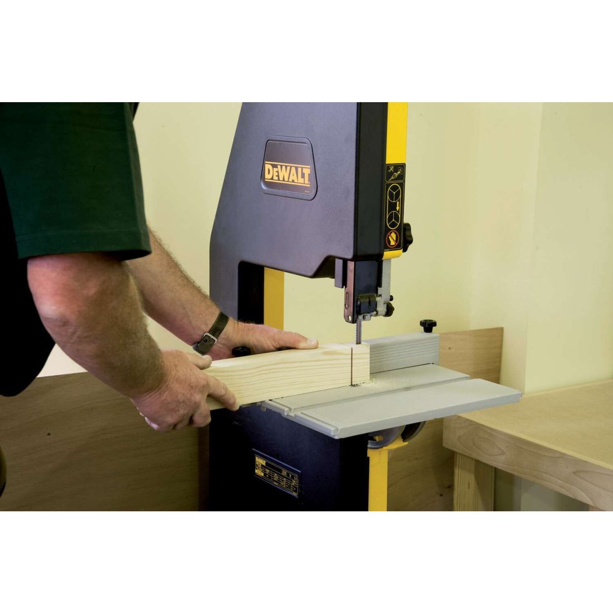 Ленточная пила DEWALT DW739, 750 Вт, 800 м/мин (DW739-QS)