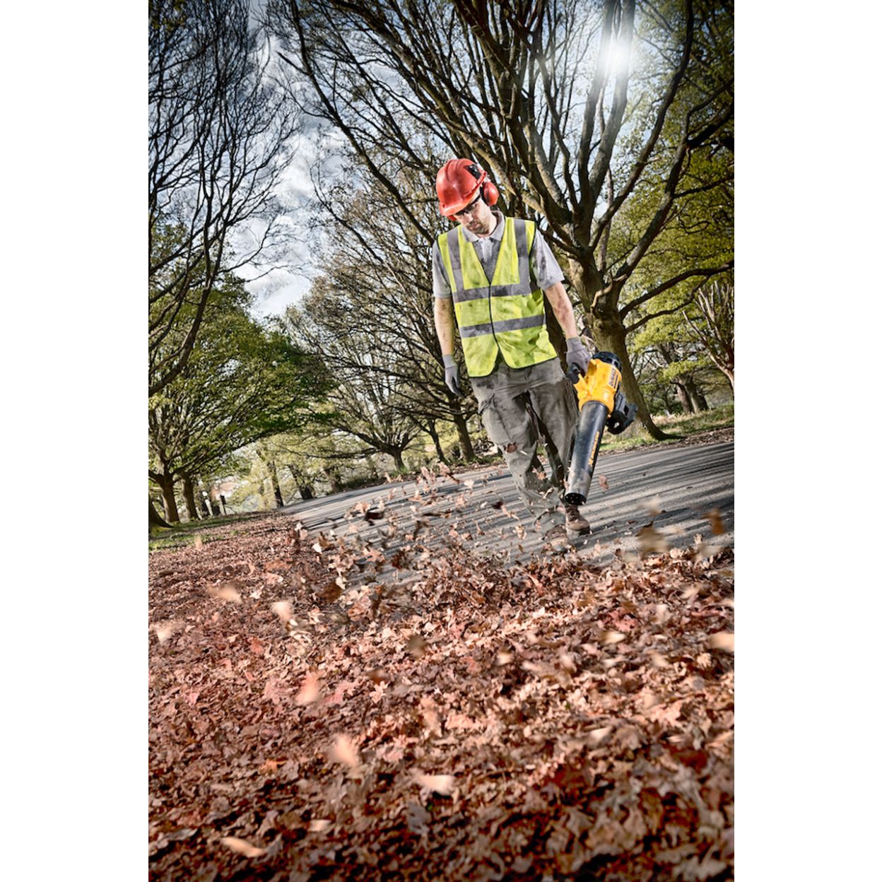 Воздуходув аккумуляторный профессиональный 18 Вольт DEWALT DCM562PB без аккумулятора и ЗУ