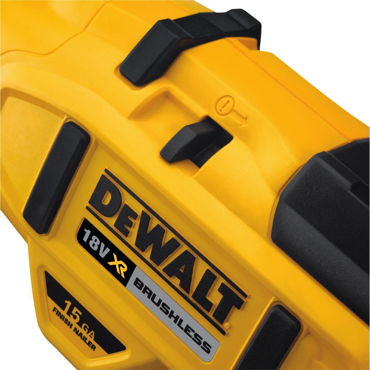 Аккумуляторный гвоздезабивной пистолет DEWALT DCN650P2, 18 В, 48 Дж, с 2 АКБ 5 Ач и ЗУ, в кейсе TSTAK (DCN650P2-QW)