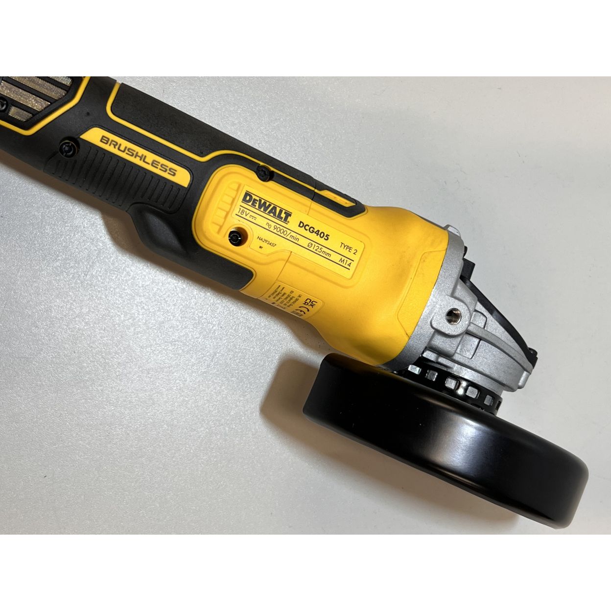 Угловая шлифмашина DEWALT DCG405N, 18 В, 125 мм, 9000 об/мин, без АКБ и ЗУ (УЦЕНЕННЫЙ ТОВАР) (DCG405N-XJ/U2)