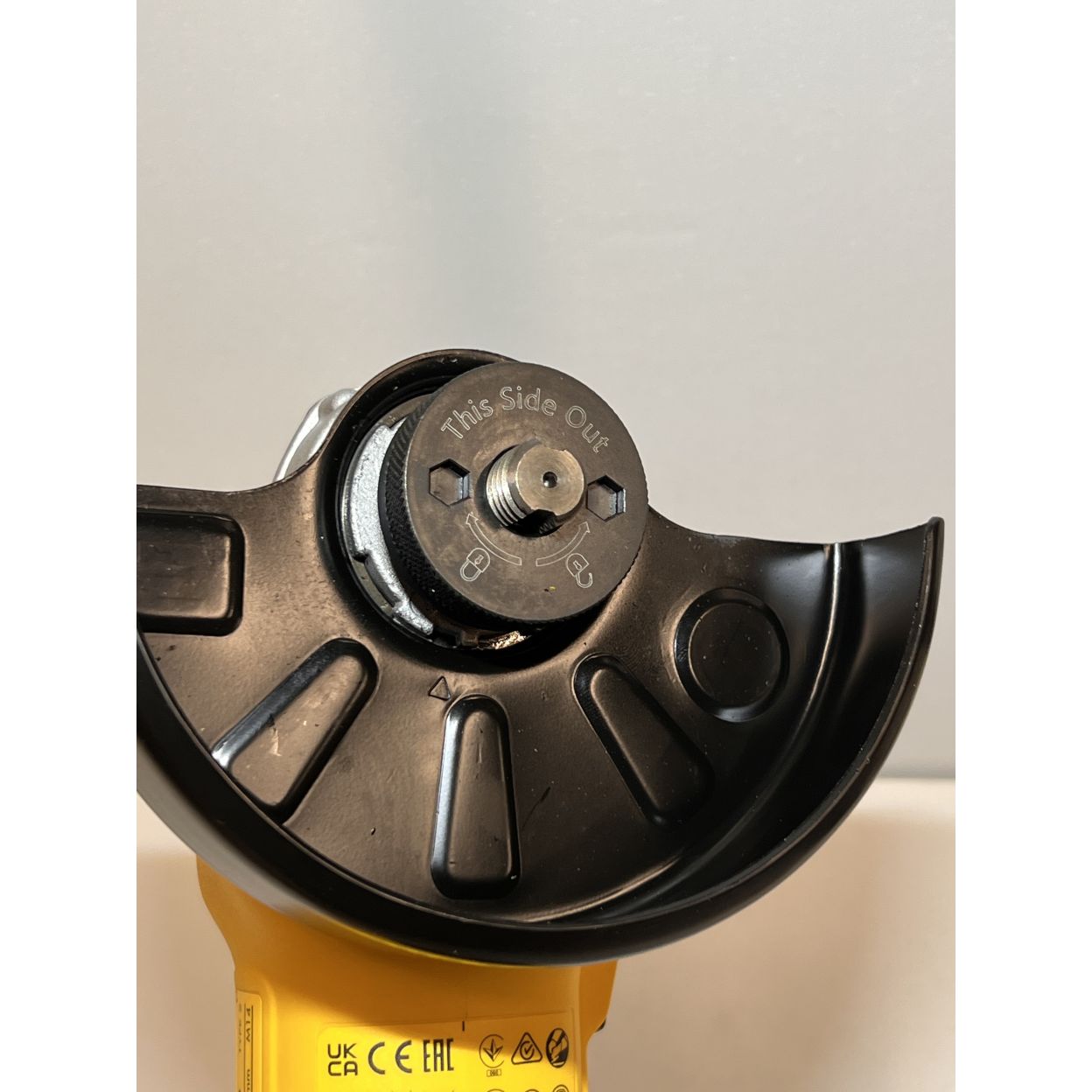 Угловая шлифмашина DEWALT DCG405N, 18 В, 125 мм, 9000 об/мин, без АКБ и ЗУ (УЦЕНЕННЫЙ ТОВАР) (DCG405N-XJ/U2)