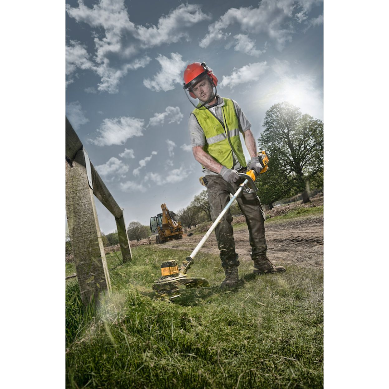 Аккумуляторный триммер XR 18 В DEWALT DCM561PB