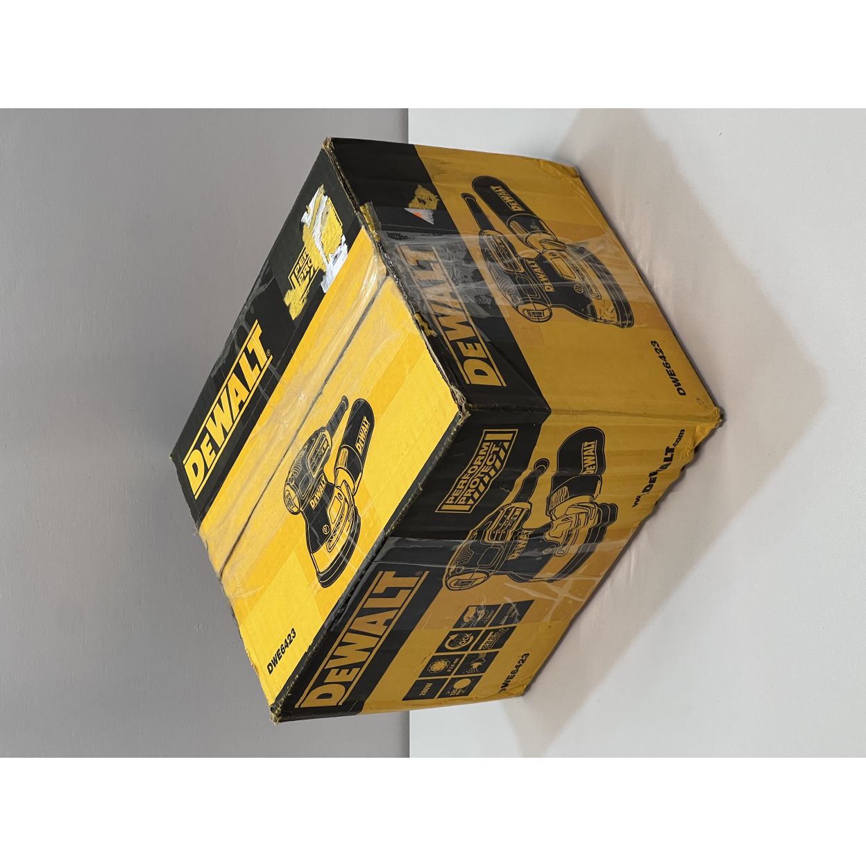 Эксцентриковая шлифмашина DEWALT DWE6423, 280 Вт, 125 мм, 12000 кол/мин, (УЦЕНЕННЫЙ ТОВАР)
