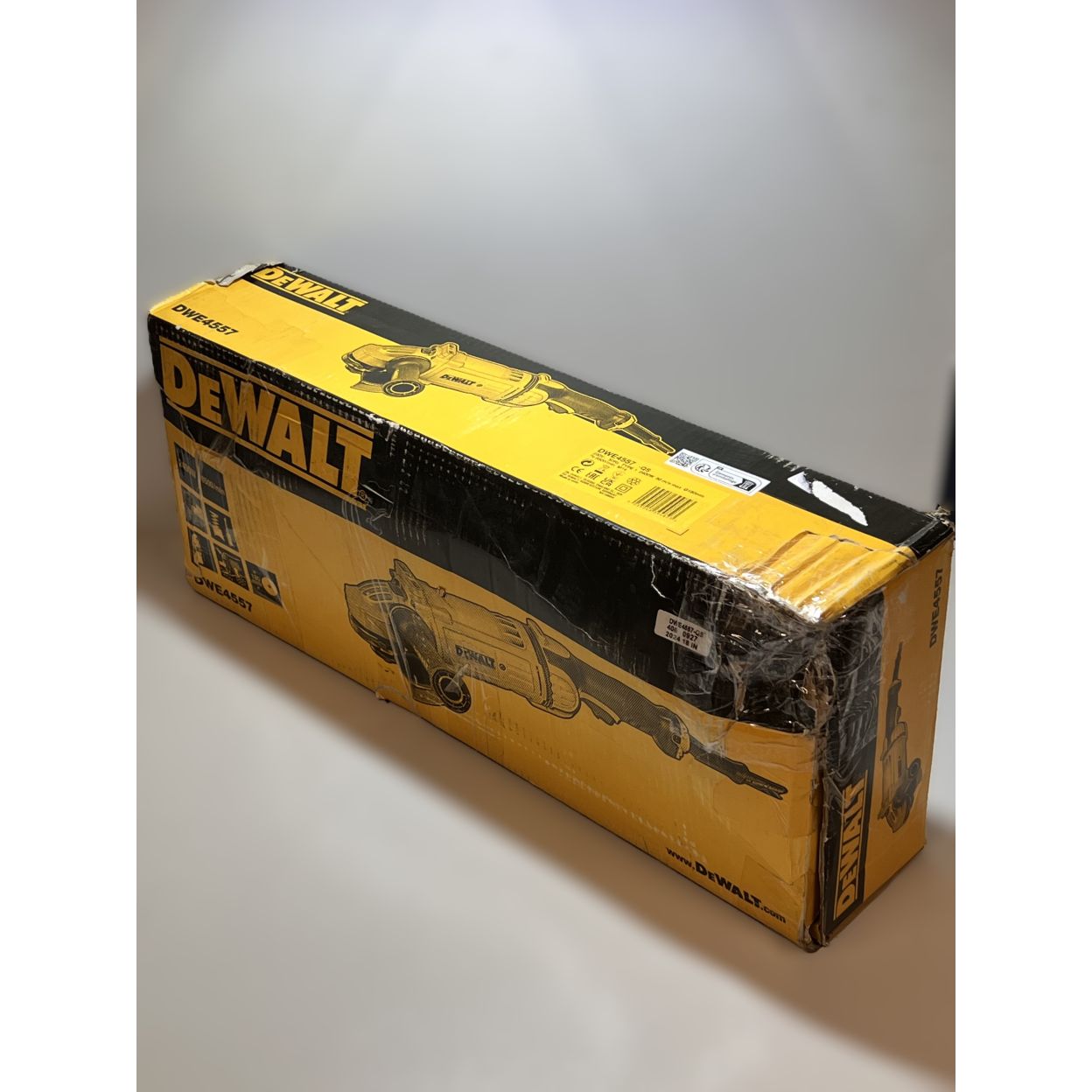 Угловая шлифмашина DEWALT DWE4557, 2400 Вт, 180 мм, 8500 об/мин, (УЦЕНЕННЫЙ ТОВАР) (DWE4557-QS/U1A)