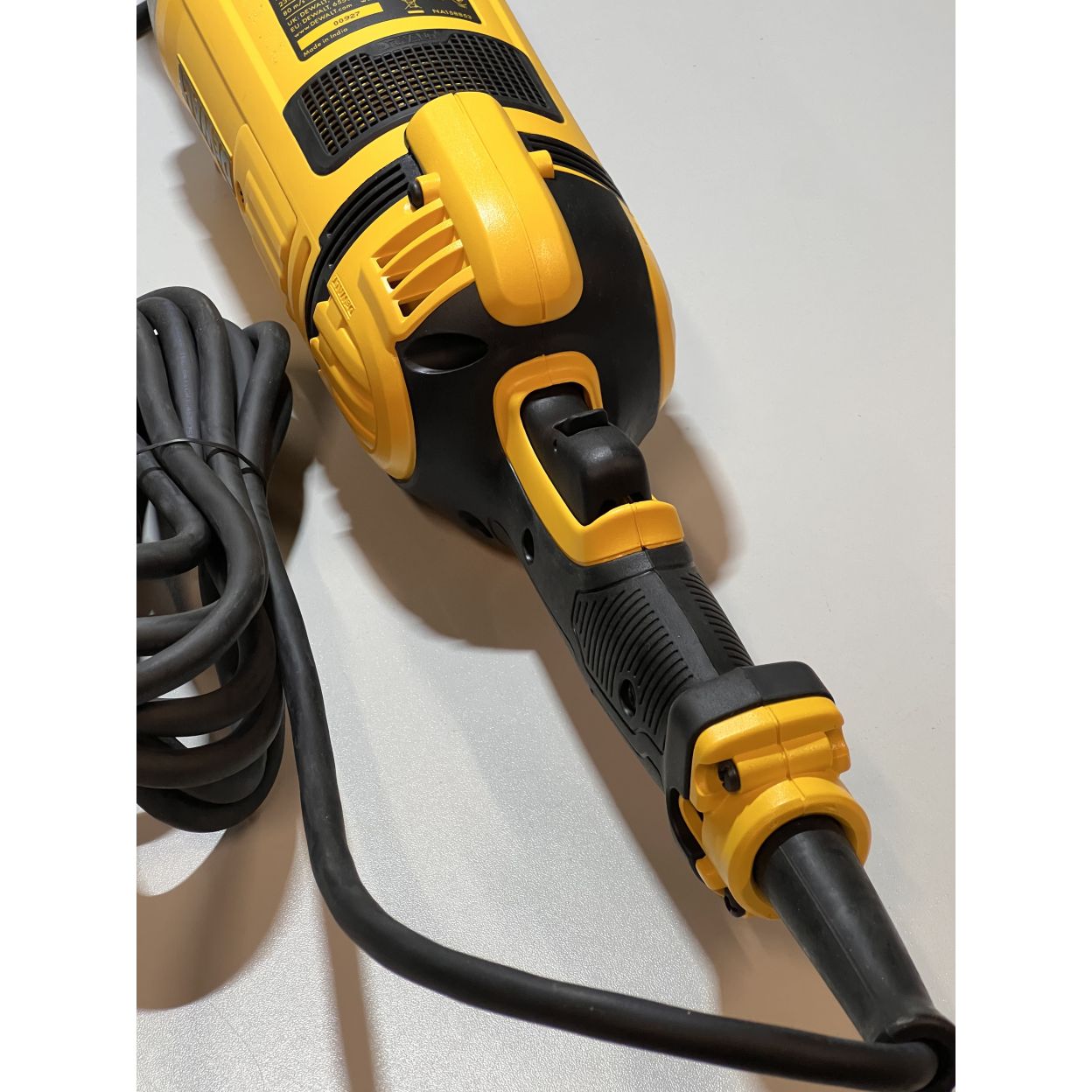 Угловая шлифмашина DEWALT DWE4557, 2400 Вт, 180 мм, 8500 об/мин, (УЦЕНЕННЫЙ ТОВАР) (DWE4557-QS/U1A)