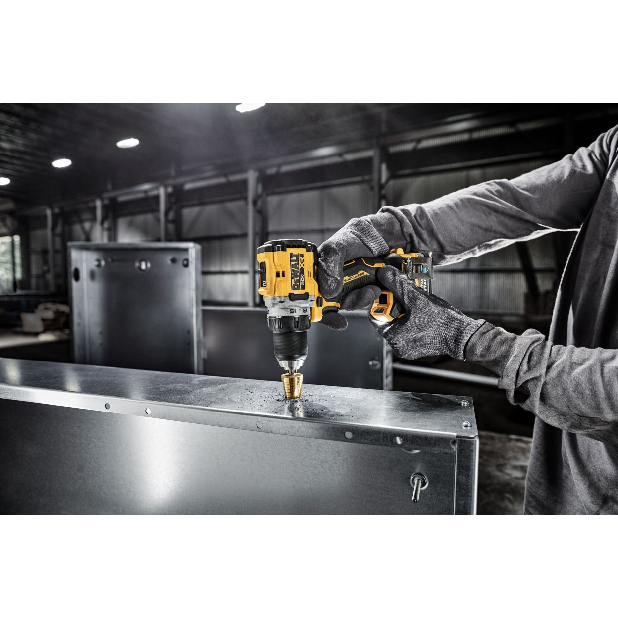 Аккумуляторная дрель-шуруповерт DEWALT DCD800B, 20 В, 2000 об/мин, без АКБ и ЗУ (DCD800B-XJ)