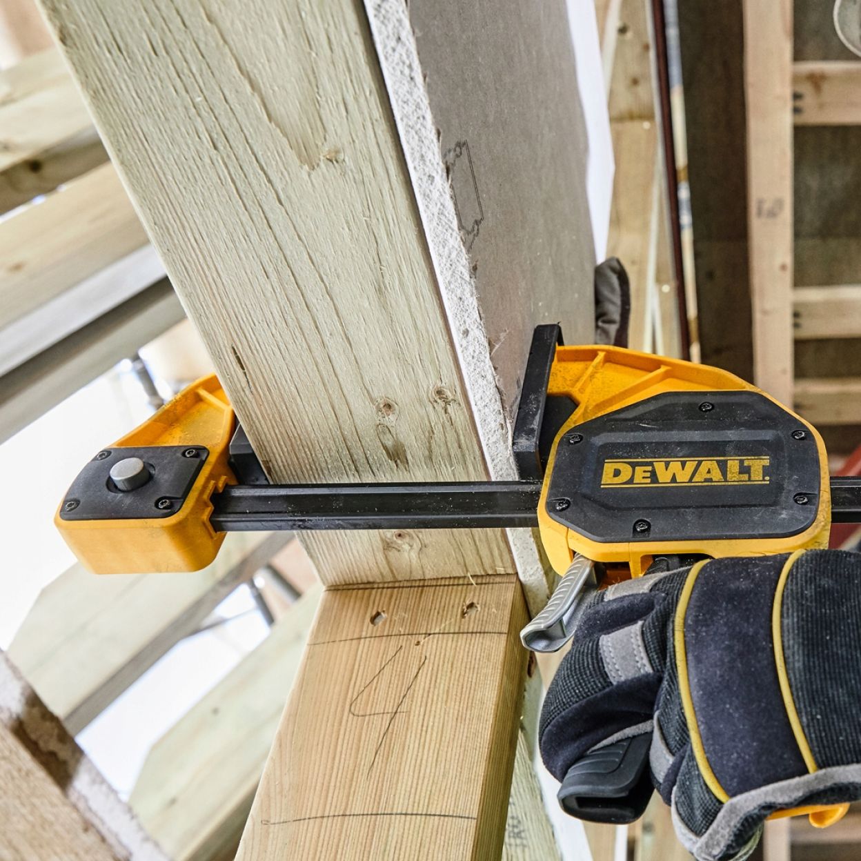 Быстрозажимная струбцина DEWALT DWHT0-83192, 150 мм, 135 кг