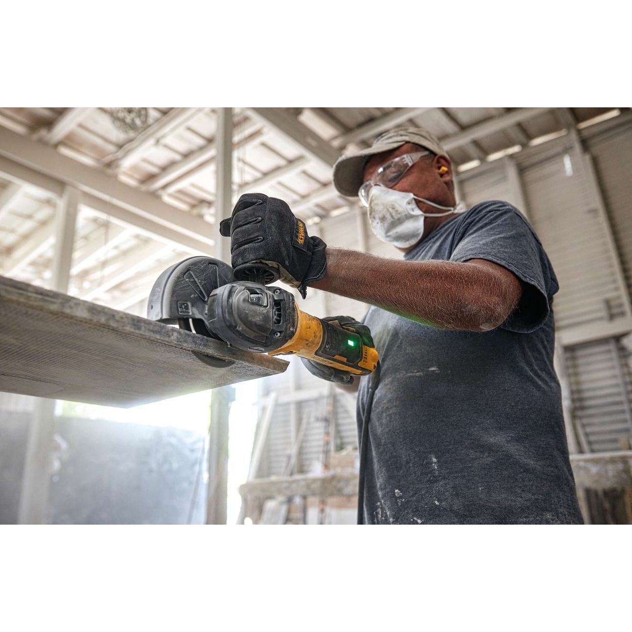 Угловая шлифмашина DEWALT DWE4347, 1700 Вт, 125 мм, 10500 об/мин (DWE4347-QS)