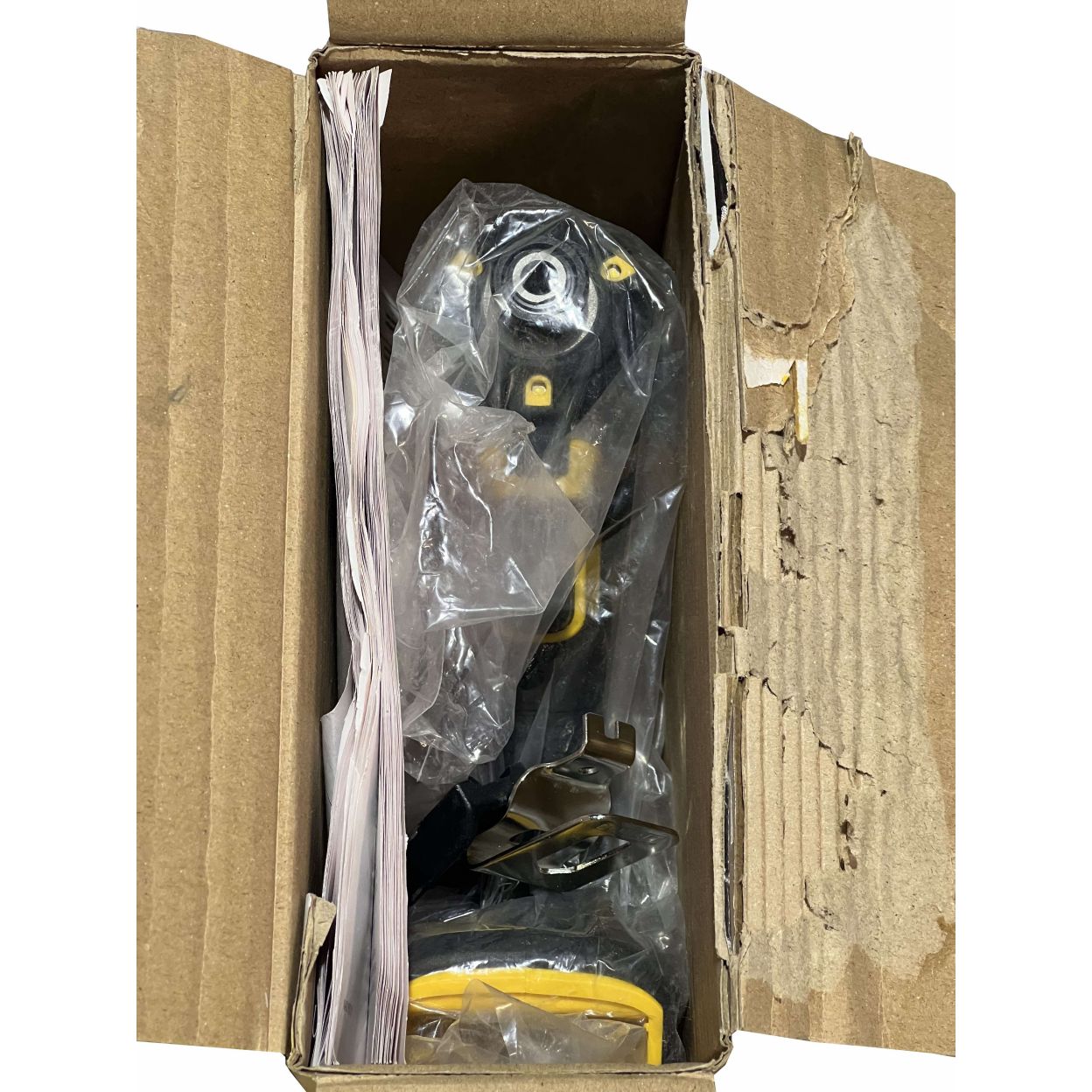 Аккумуляторный шуруповерт DEWALT DCF887N, 18 В, 205 Нм, 3800 уд/мин, без АКБ и ЗУ (DCF887N-XJ/U), уцененный товар