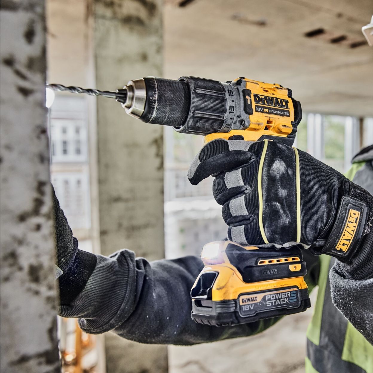 Ударная дрель-шуруповерт DEWALT DCD805P2LRT, 18 В, 2000 об/мин, 34000 уд/мин, с 2 АКБ 5 Ач и ЗУ, в кейсе TSTAK (DCD805P2LRT-QW)