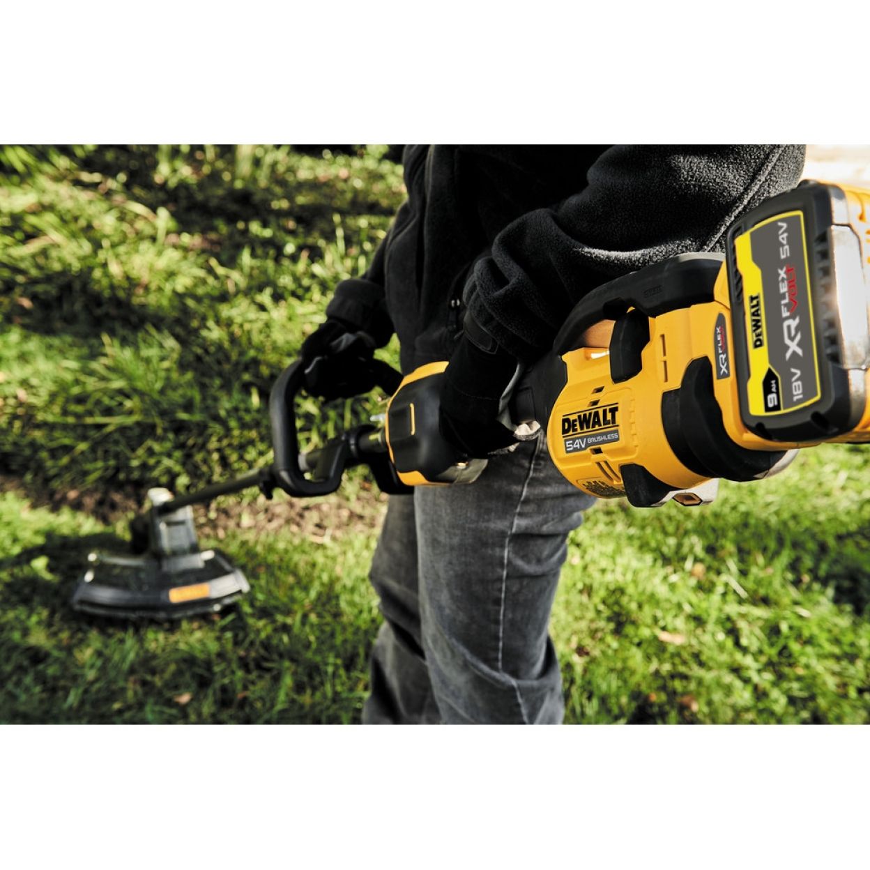 Триммер (привод + насадка) DEWALT FLEXVOLT DCMAS5713X1, 54В, 38см