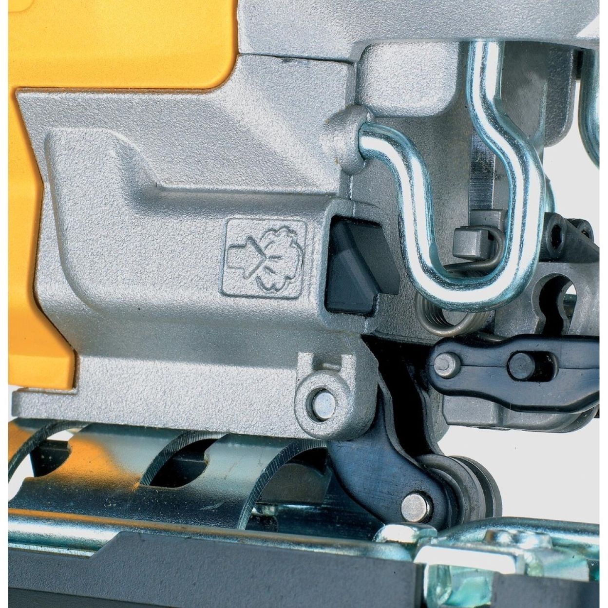 Лобзик с корпусной рукояткой DEWALT DW343K, 550 Вт