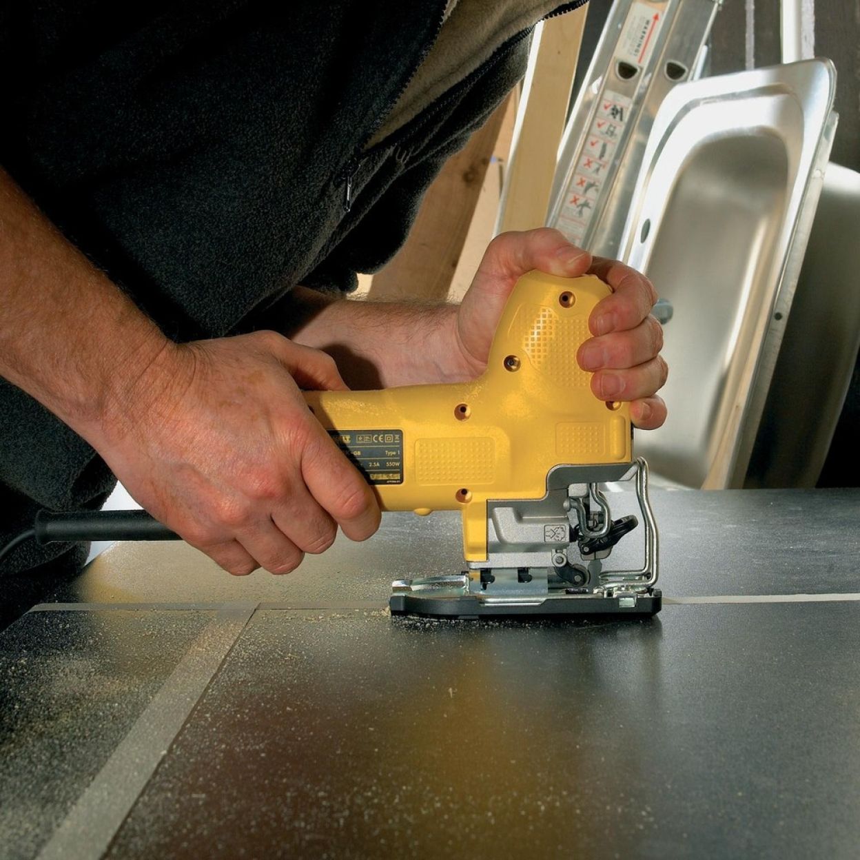 Лобзик с корпусной рукояткой DEWALT DW343K, 550 Вт