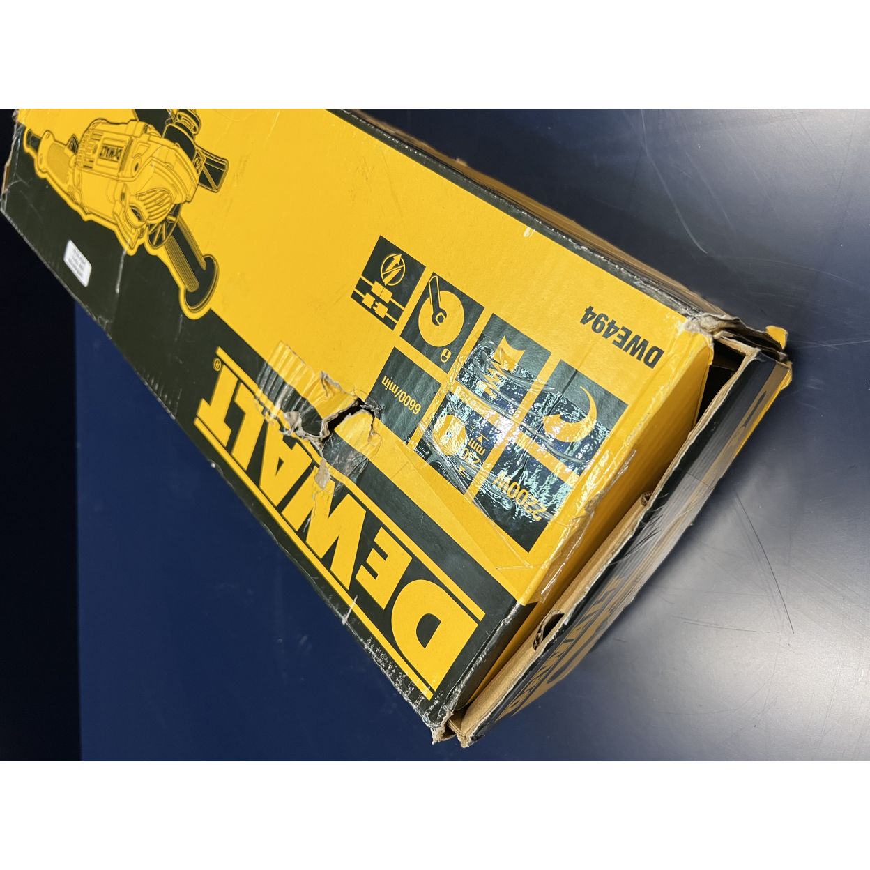 Угловая шлифмашина DEWALT DWE494, 2200 Вт, 230 мм, 6600 об/мин, (УЦЕНЕННЫЙ ТОВАР) (DWE494-QS/U)