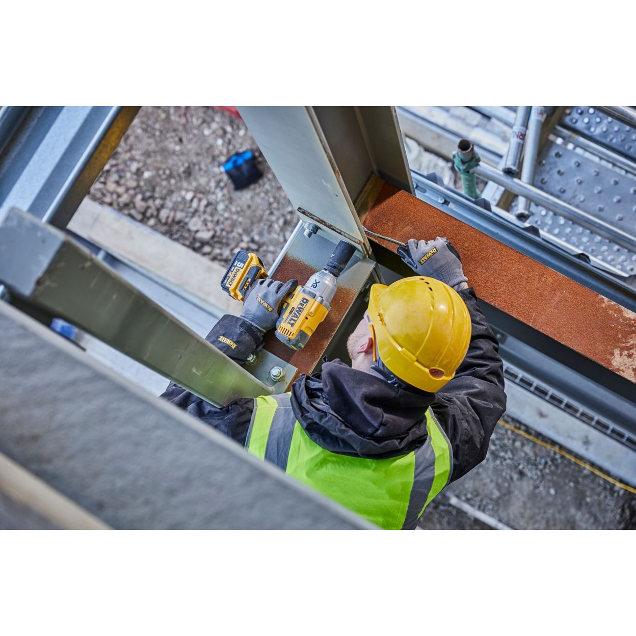 Аккумуляторный гайковерт DEWALT DCF897P2T, 18 В, 1627 Нм, 2400 уд/мин, с 2 АКБ 5 Ач и ЗУ, в кейсе TSTAK (DCF897P2T-QW)