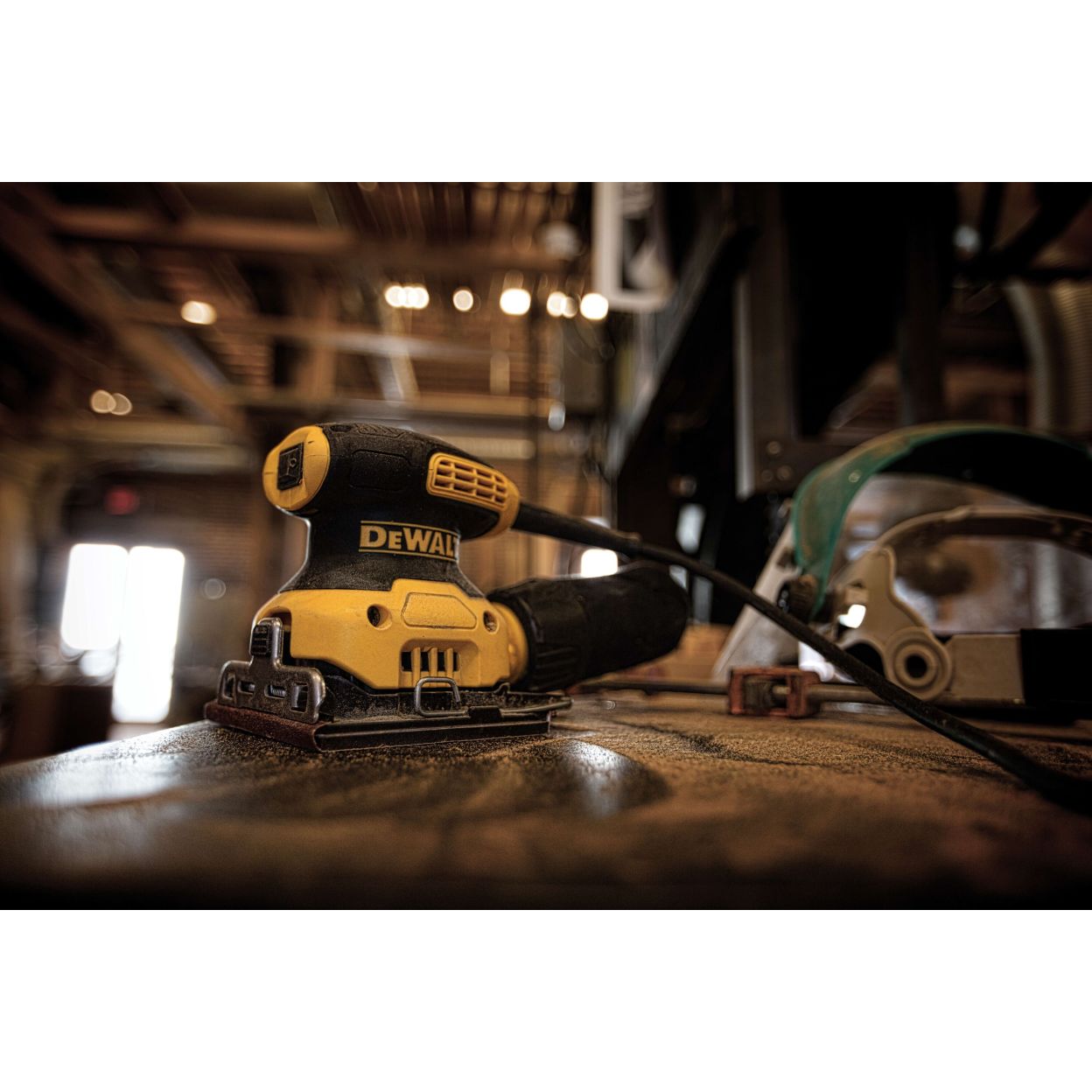 Вибрационная шлифмашина DEWALT DWE6411, 230 Вт, 14000 кол/мин (DWE6411-QS)