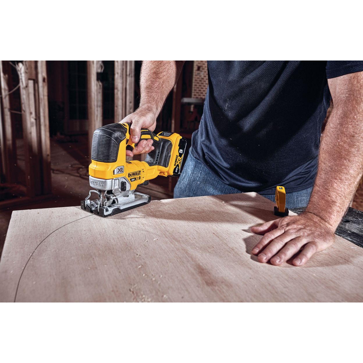 Аккумуляторный лобзик DEWALT DCS334P2, 18 В, 3200 ход/мин, 26 мм, с 2 АКБ 5 Ач и ЗУ, в кейсе TSTAK (DCS334P2-QW)