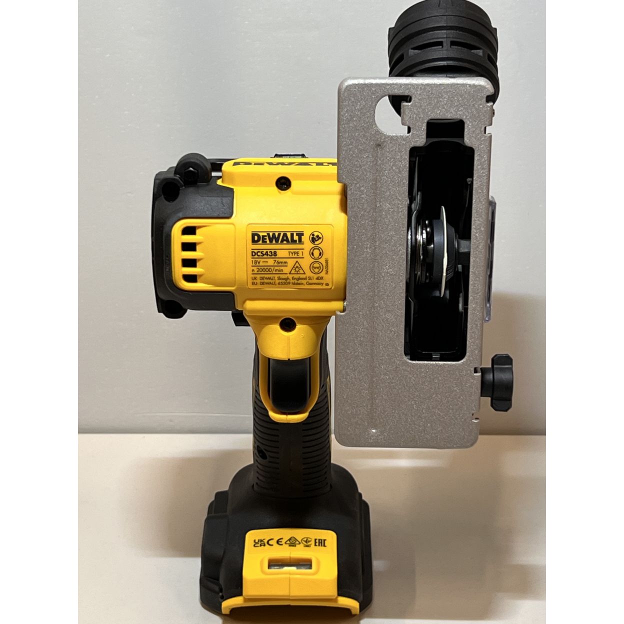 Аккумуляторная отрезная машина DEWALT DCS438N, 18 В, 76 мм, 20000 об/мин, без АКБ и ЗУ (УЦЕНЕННЫЙ ТОВАР) (DCS438N-XJ/U)