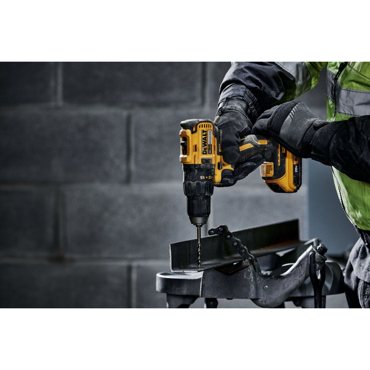 Аккумуляторная дрель-шуруповерт DEWALT DCD7771D2, 20 В, 1750 об/мин, с 2 АКБ 2 Ач и ЗУ, в кейсе (DCD7771D2-A9)