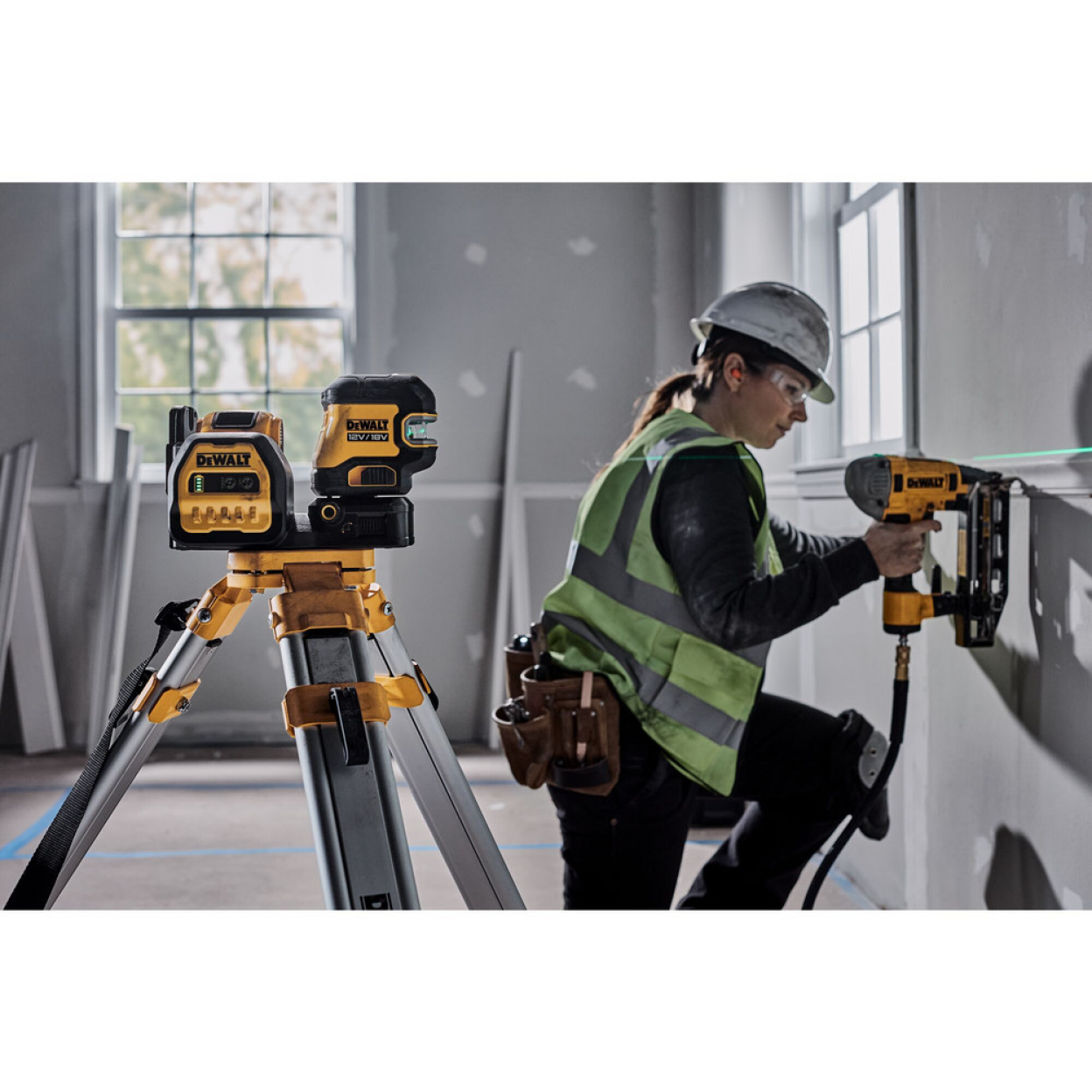 Лазерный построитель плоскостей, зеленый DEWALT DCE822D1G18 12В/18В