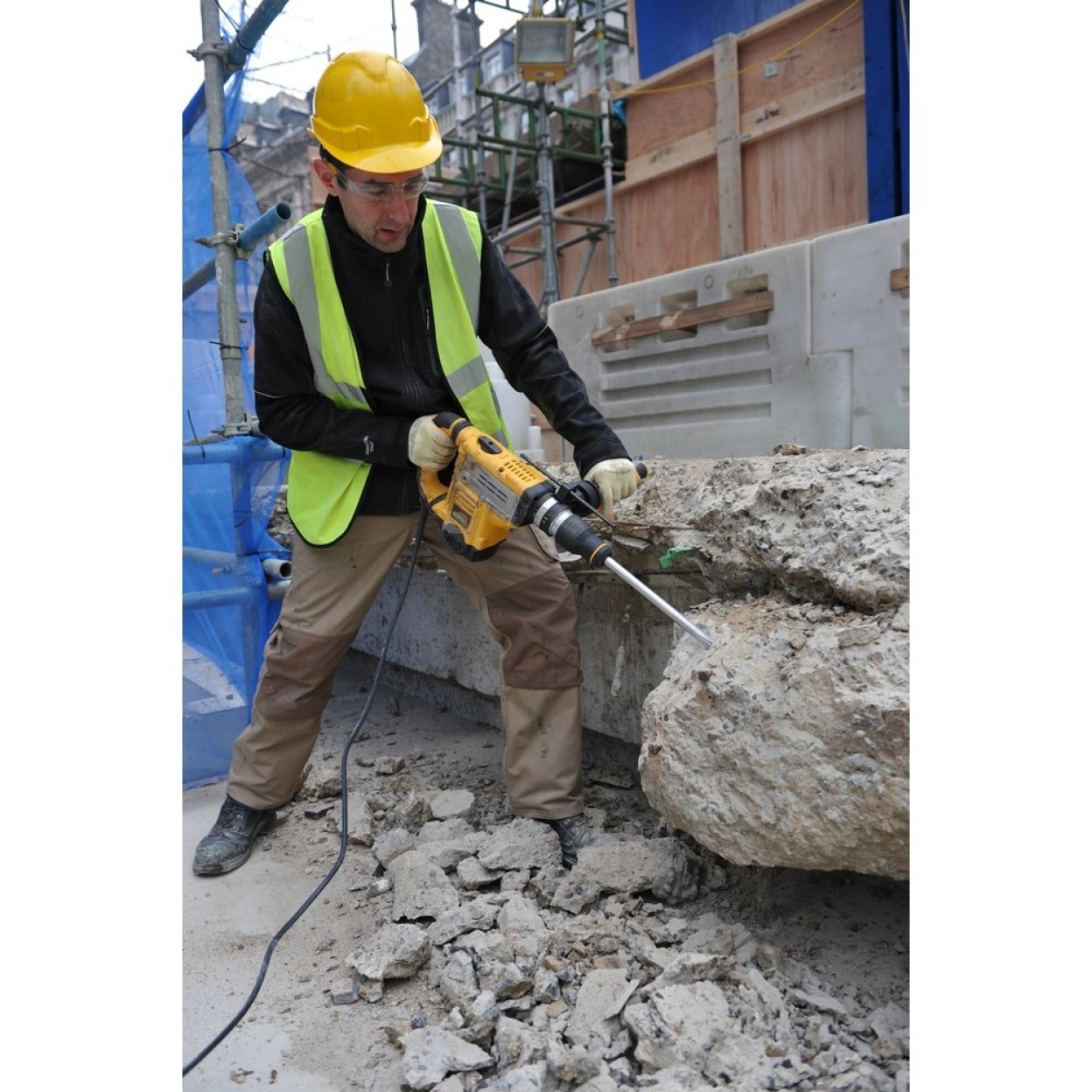 Перфоратор DEWALT D25601K, SDS-max, 1250 Вт