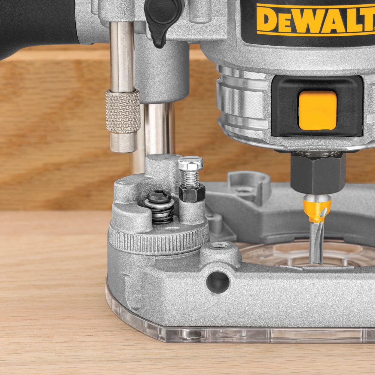 Вертикальный фрезер DEWALT D26203, 900 Вт, 27000 об/мин, 55 мм (D26203-QS)