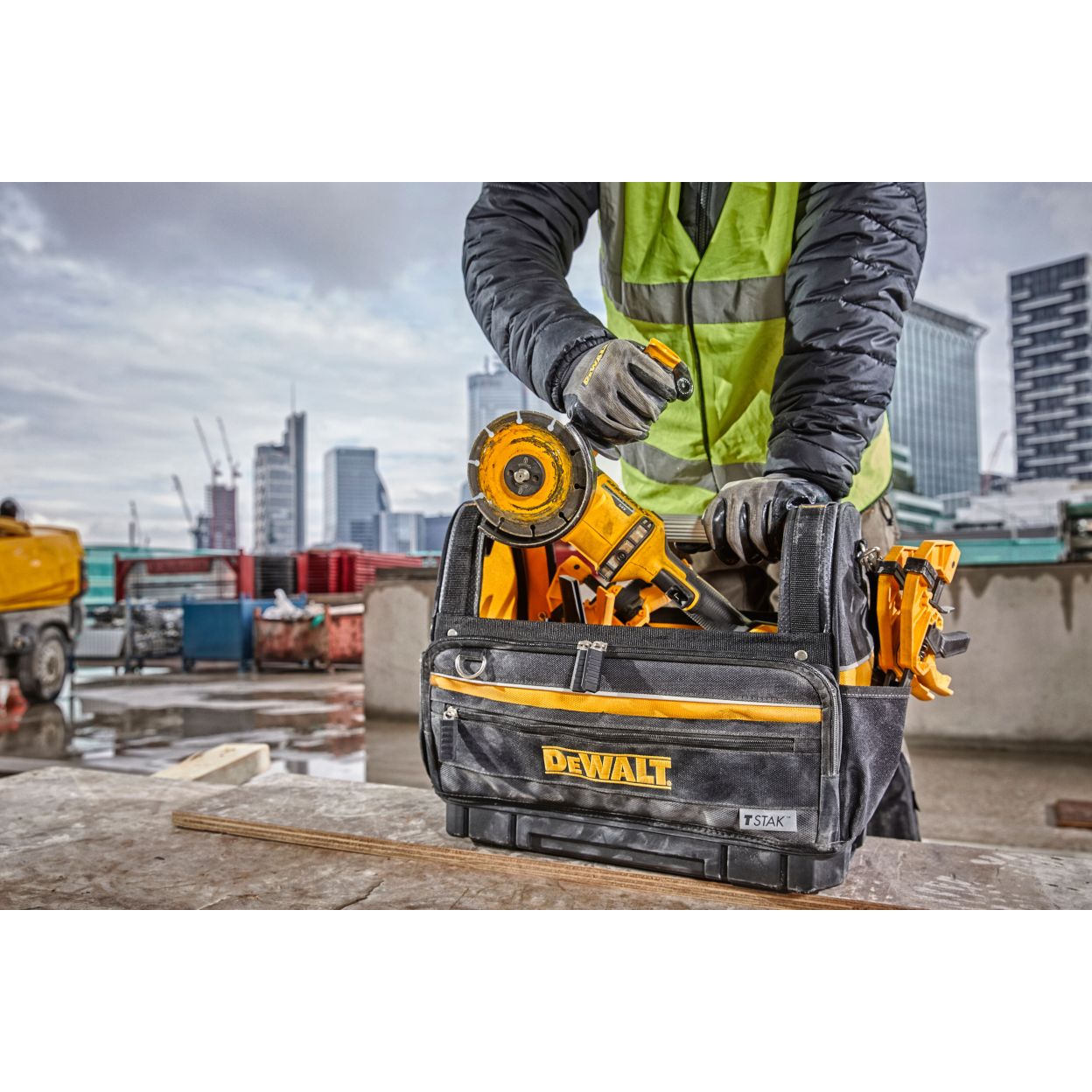 Сумка DEWALT TSTAK DWST82990-1