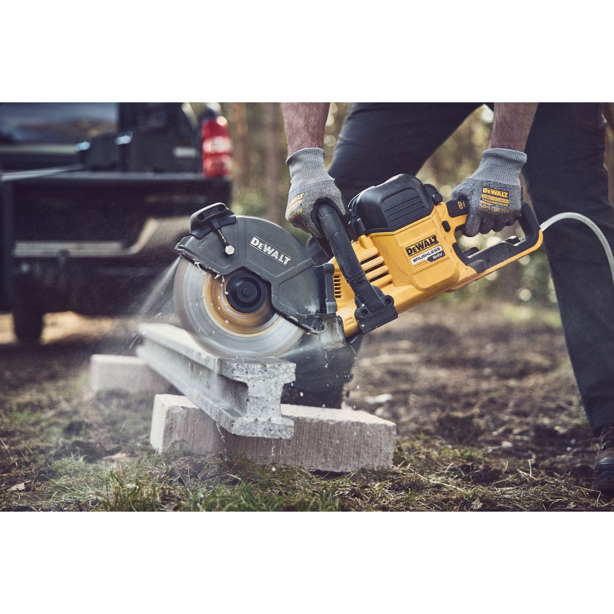 Аккумуляторная отрезная машина DEWALT DCS691N, 54 В, 230 мм, 6600 об/мин, без АКБ и ЗУ (DCS691N-XJ)